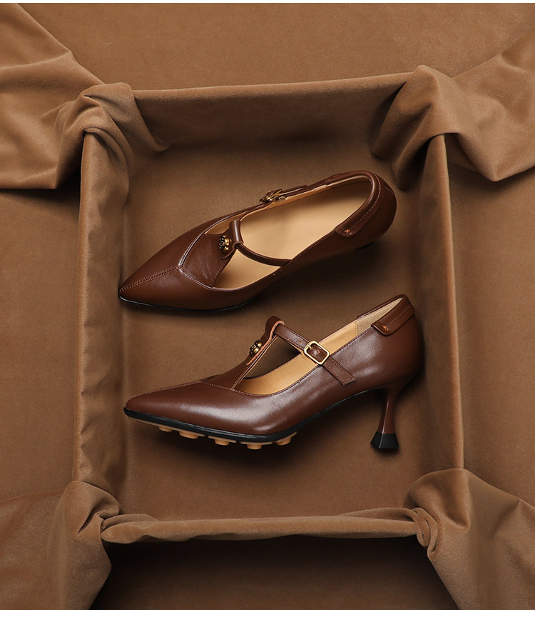 Vintage Collectible Shoes - Genuine Leather Vintage Camellia-Embellished Pointed-Toe Mary